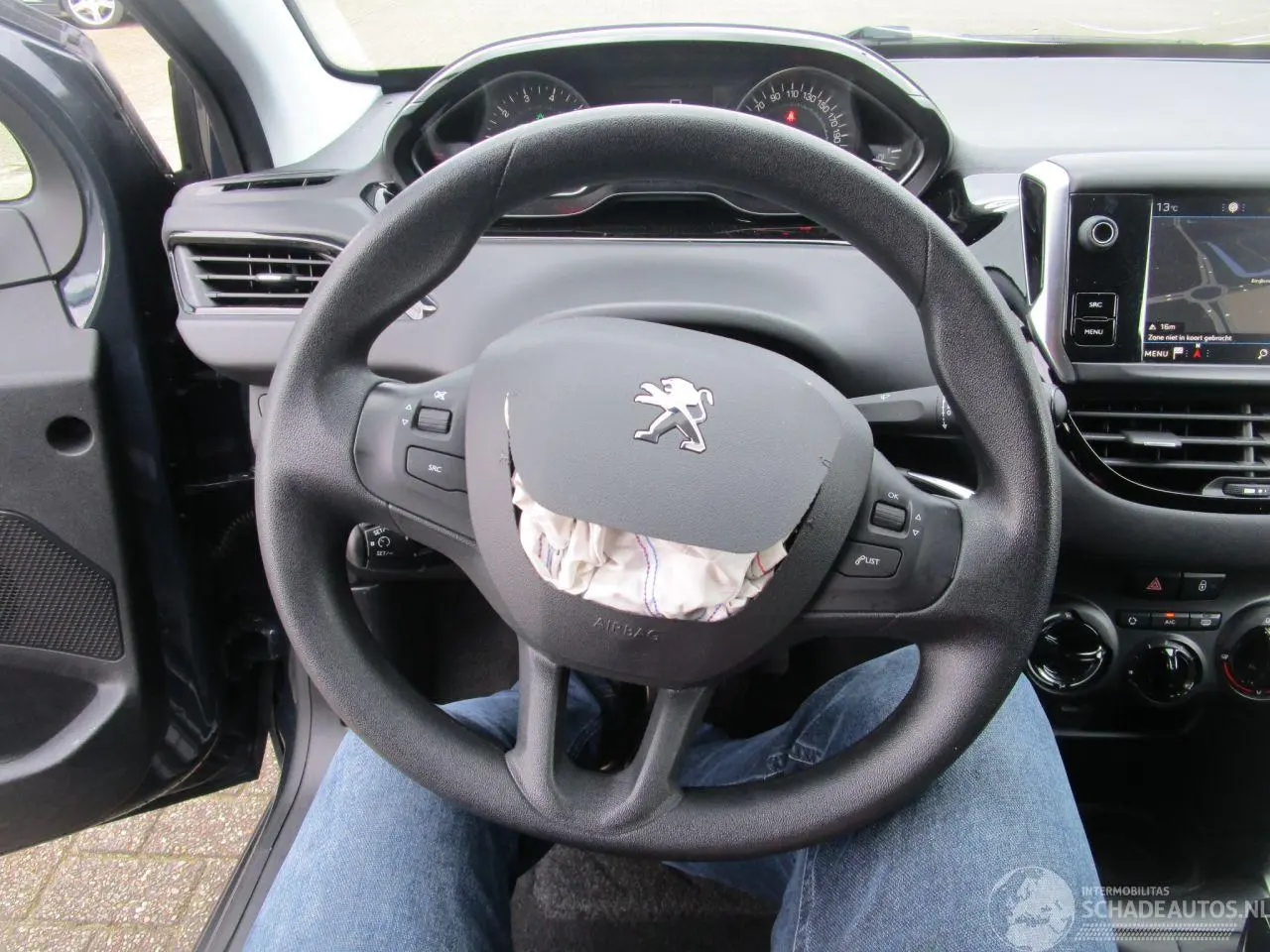 Peugeot 208 2017 photo 12
