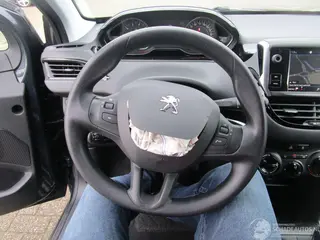 Peugeot 208 2017 photo 12