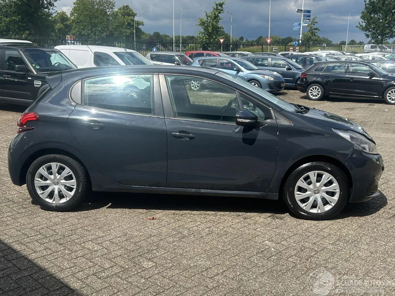 Peugeot 208 2017 photo 6