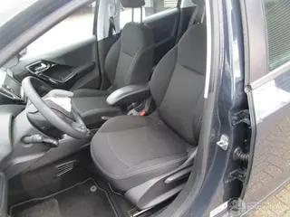 Peugeot 208 2017 photo 10