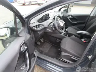 Peugeot 208 2017 photo 9