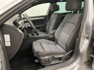 Volkswagen Passat 2023 foto 9