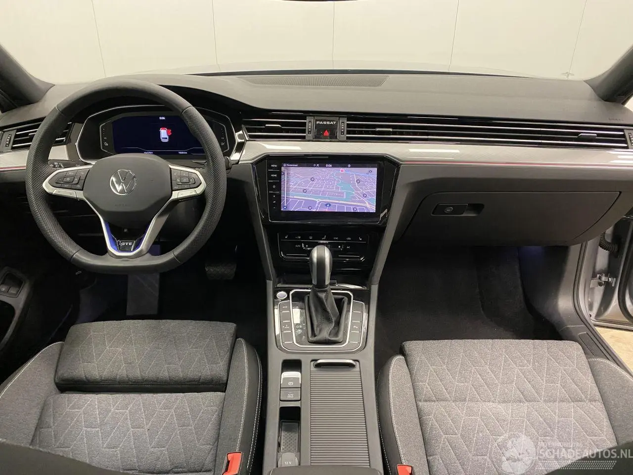 Volkswagen Passat 2023 foto 12