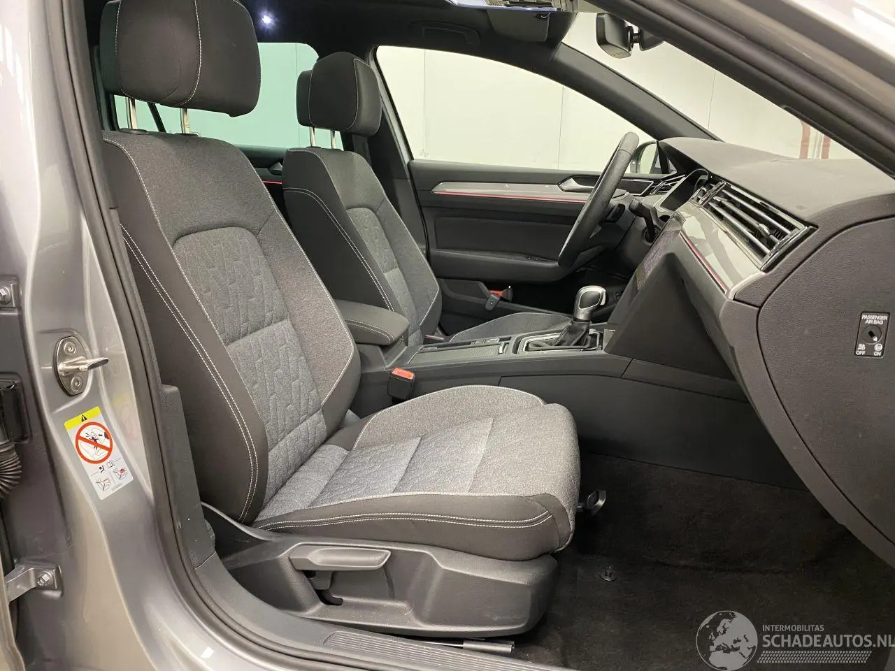 Volkswagen Passat 2023 foto 10