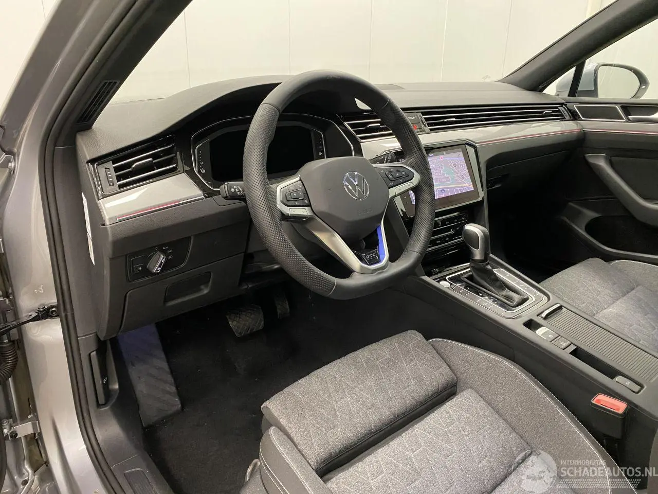 Volkswagen Passat 2023 foto 8