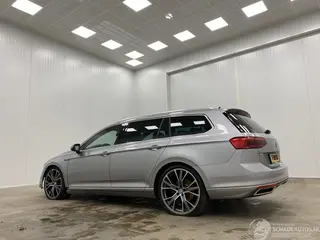 Volkswagen Passat 2023 foto 3