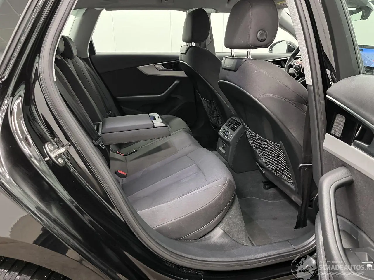 Audi A4 Avant 2022 фото 10