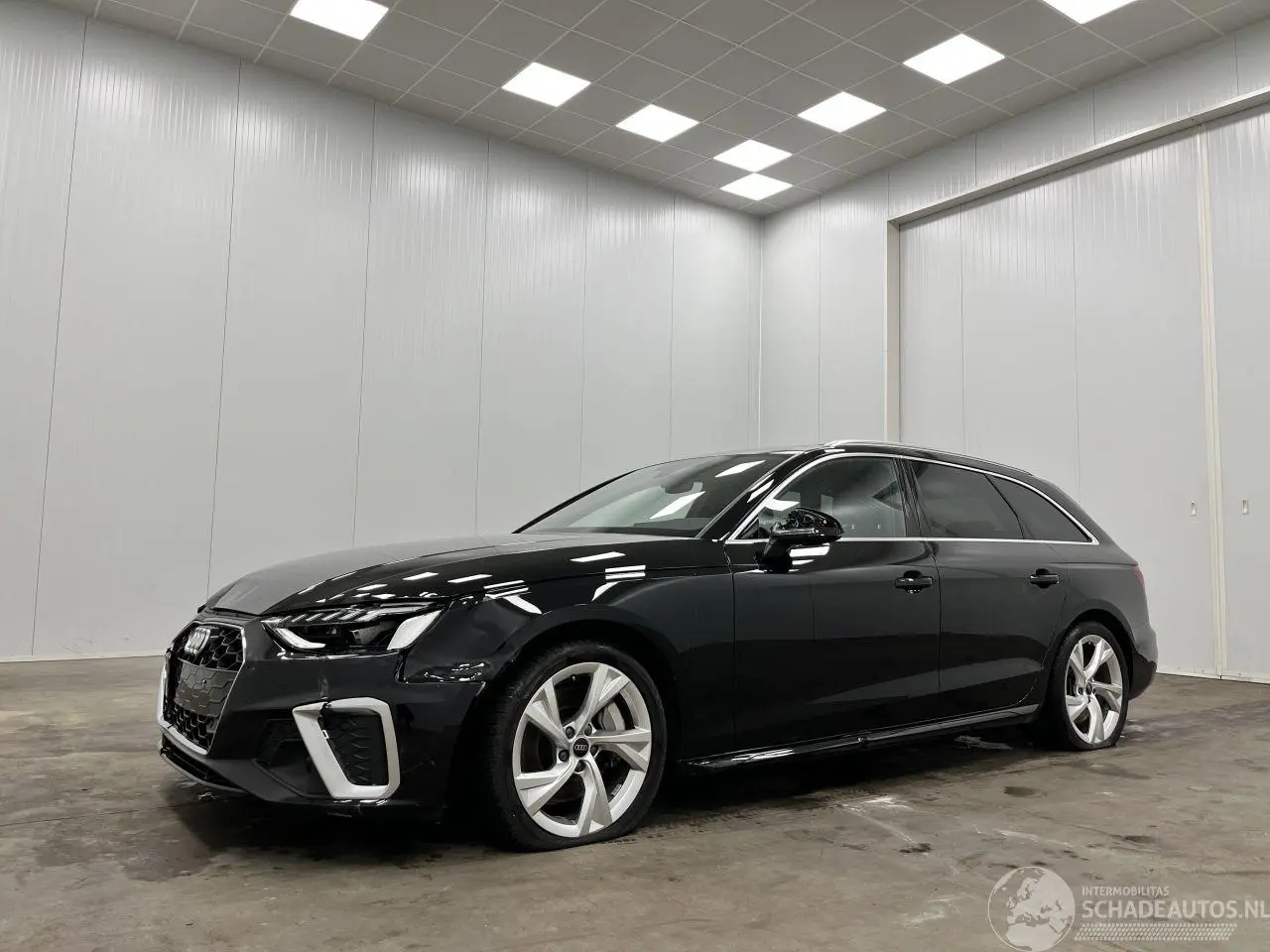 Audi A4 Avant 2024 photo 4