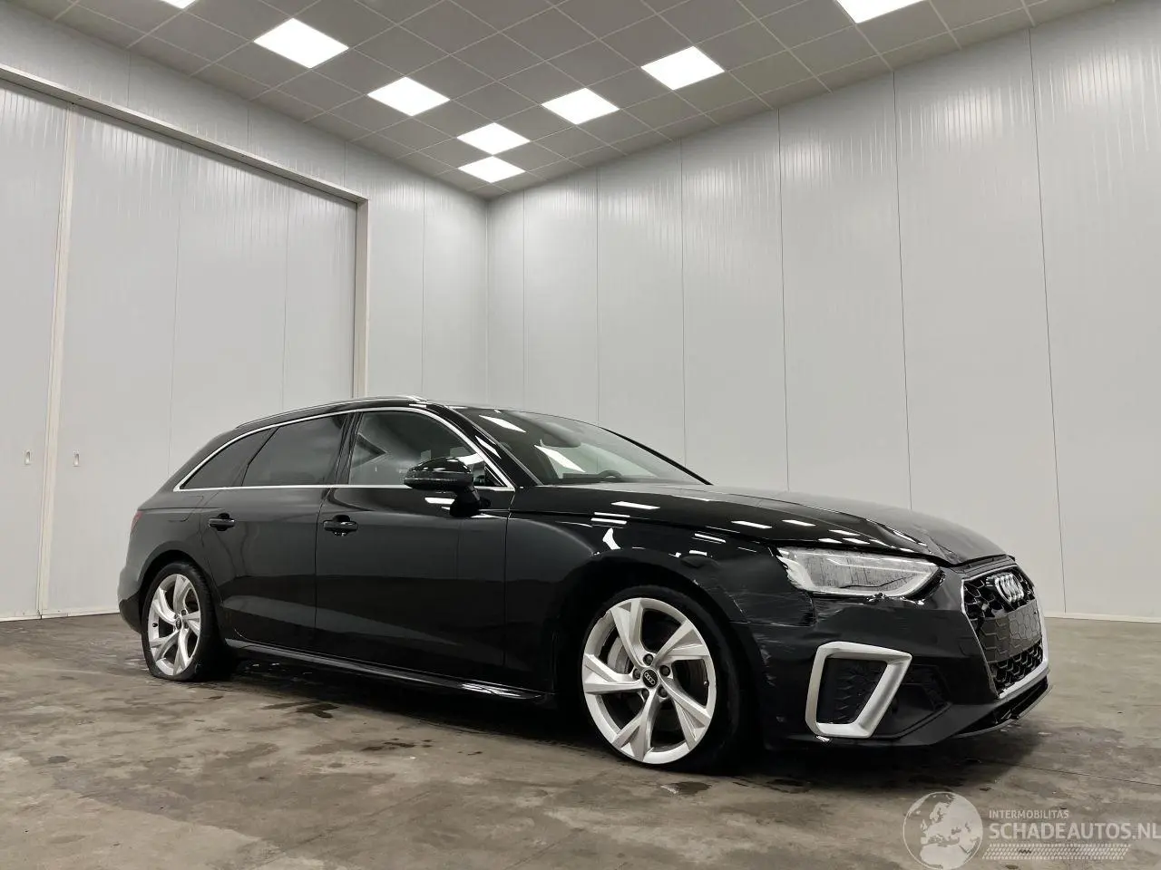 Audi A4 Avant 2024 photo 1