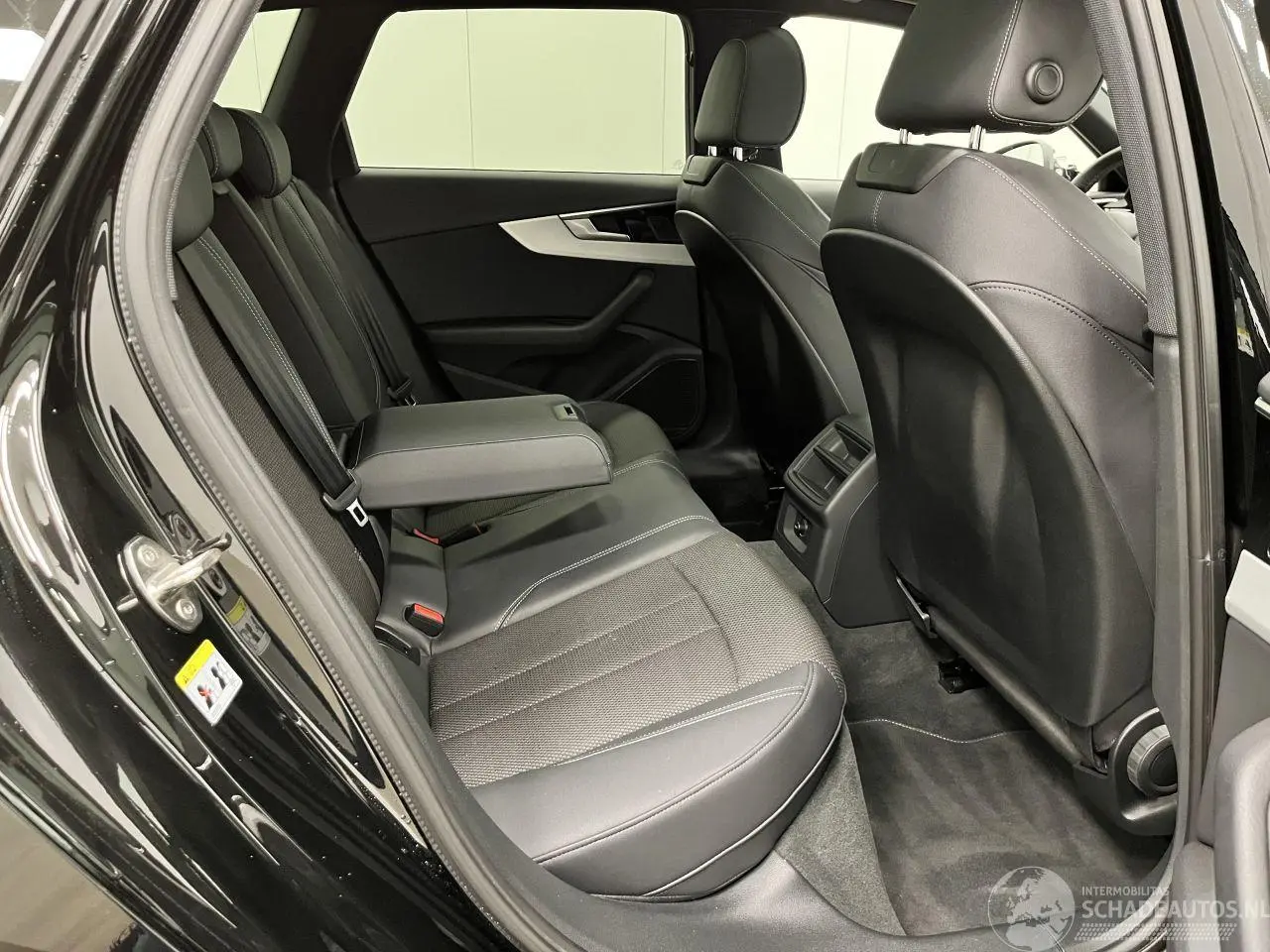 Audi A4 Avant 2024 photo 11