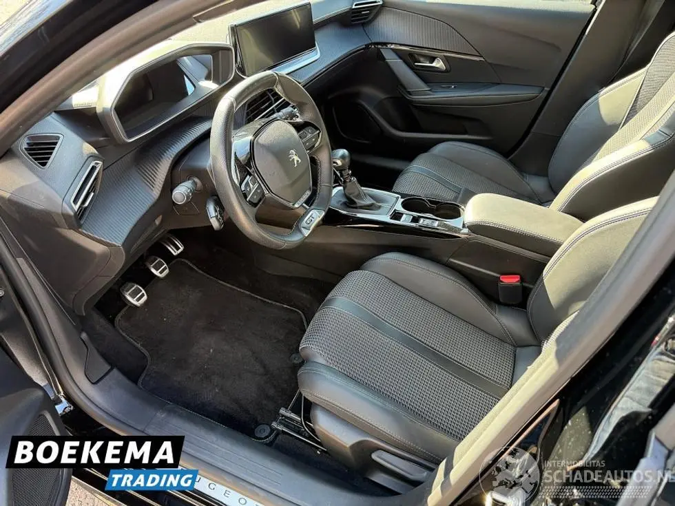 Peugeot 208 2022 photo 12