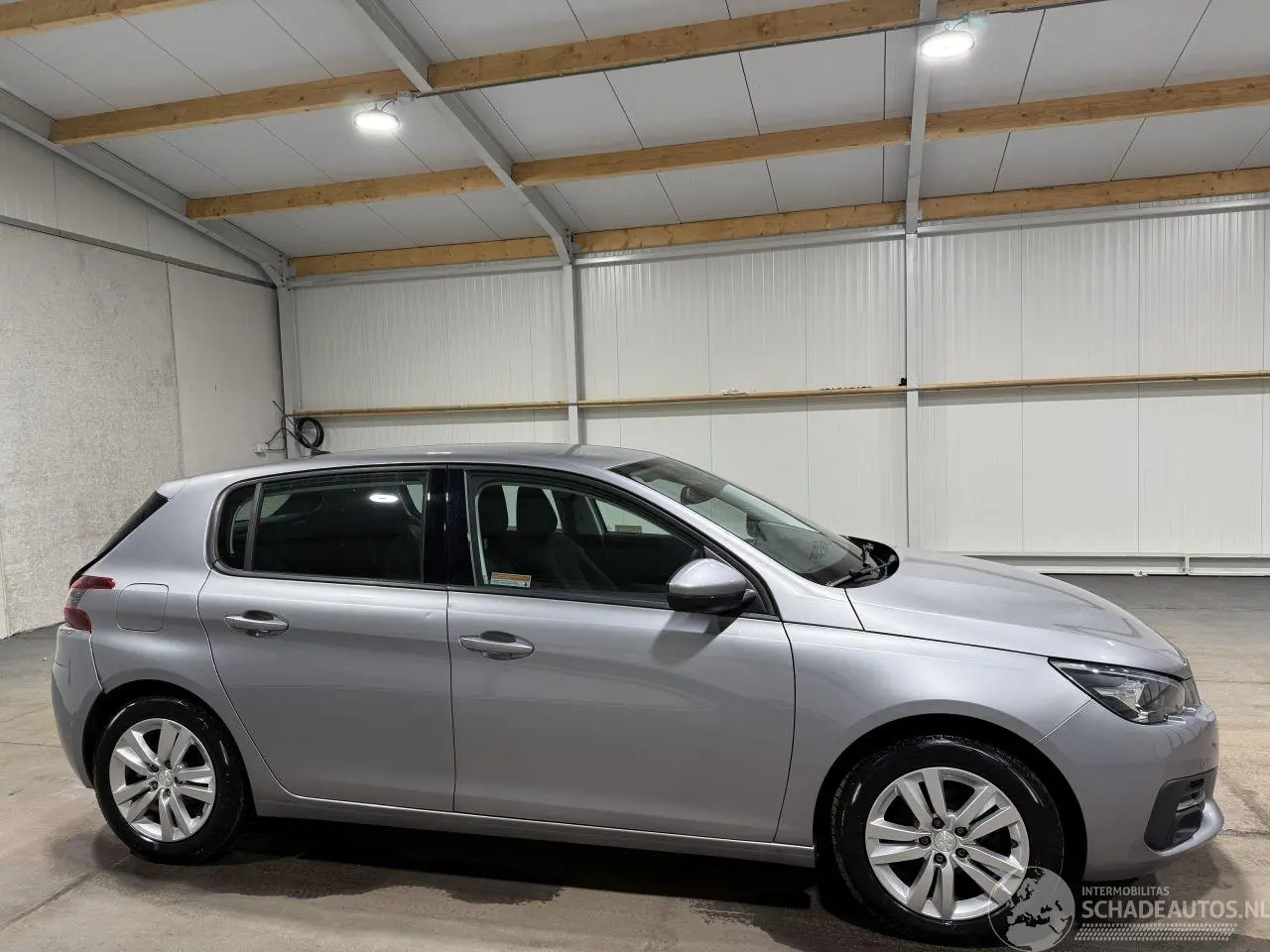 Peugeot 308 2020 photo 2