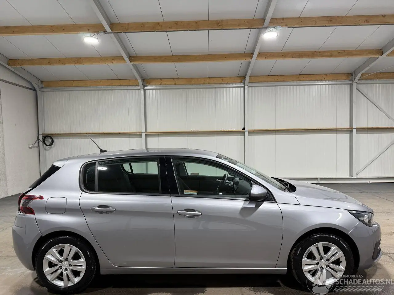 Peugeot 308 2020 photo 1