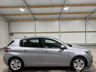 Peugeot 308 2020 photo 1