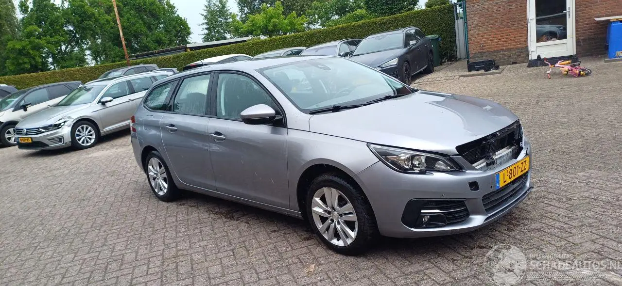 Peugeot 308 2021 photo 1
