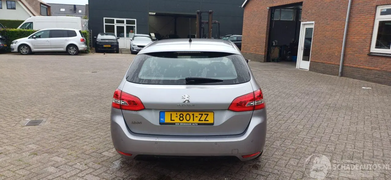 Peugeot 308 2021 photo 2