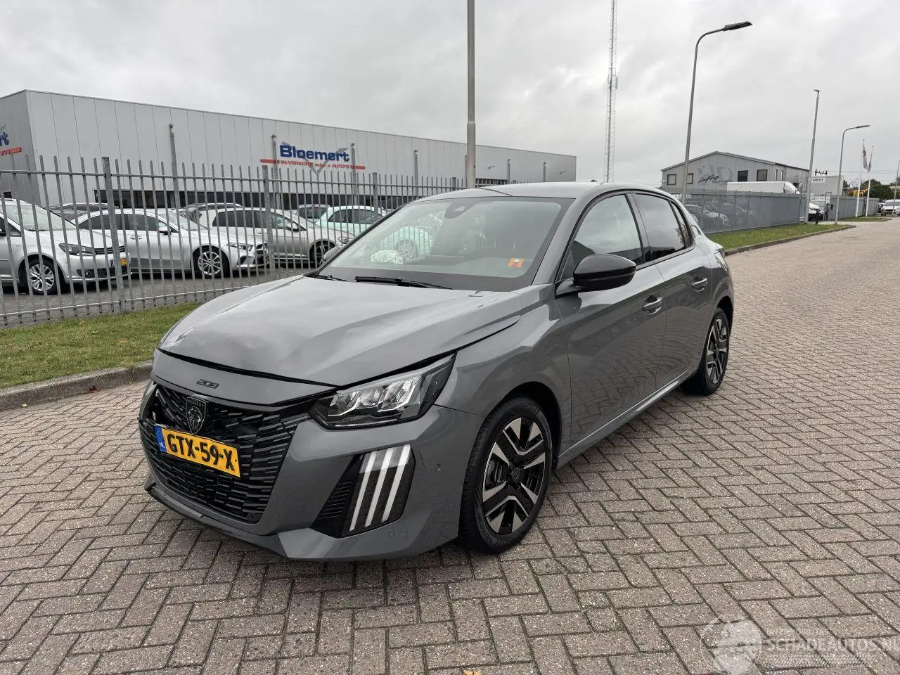 Peugeot 208 2024 photo 1