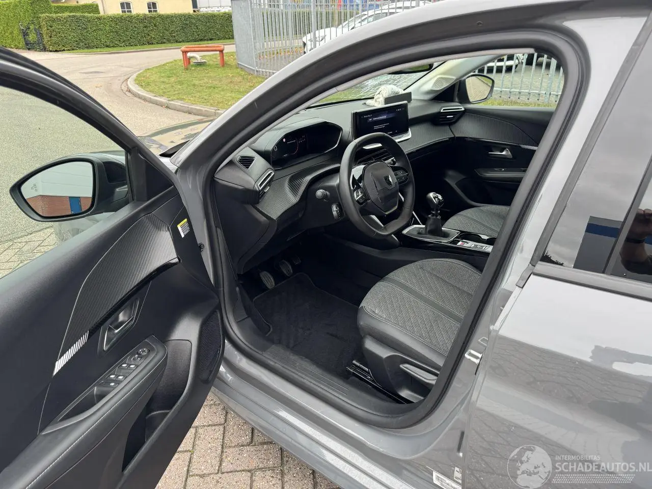 Peugeot 208 2024 photo 12