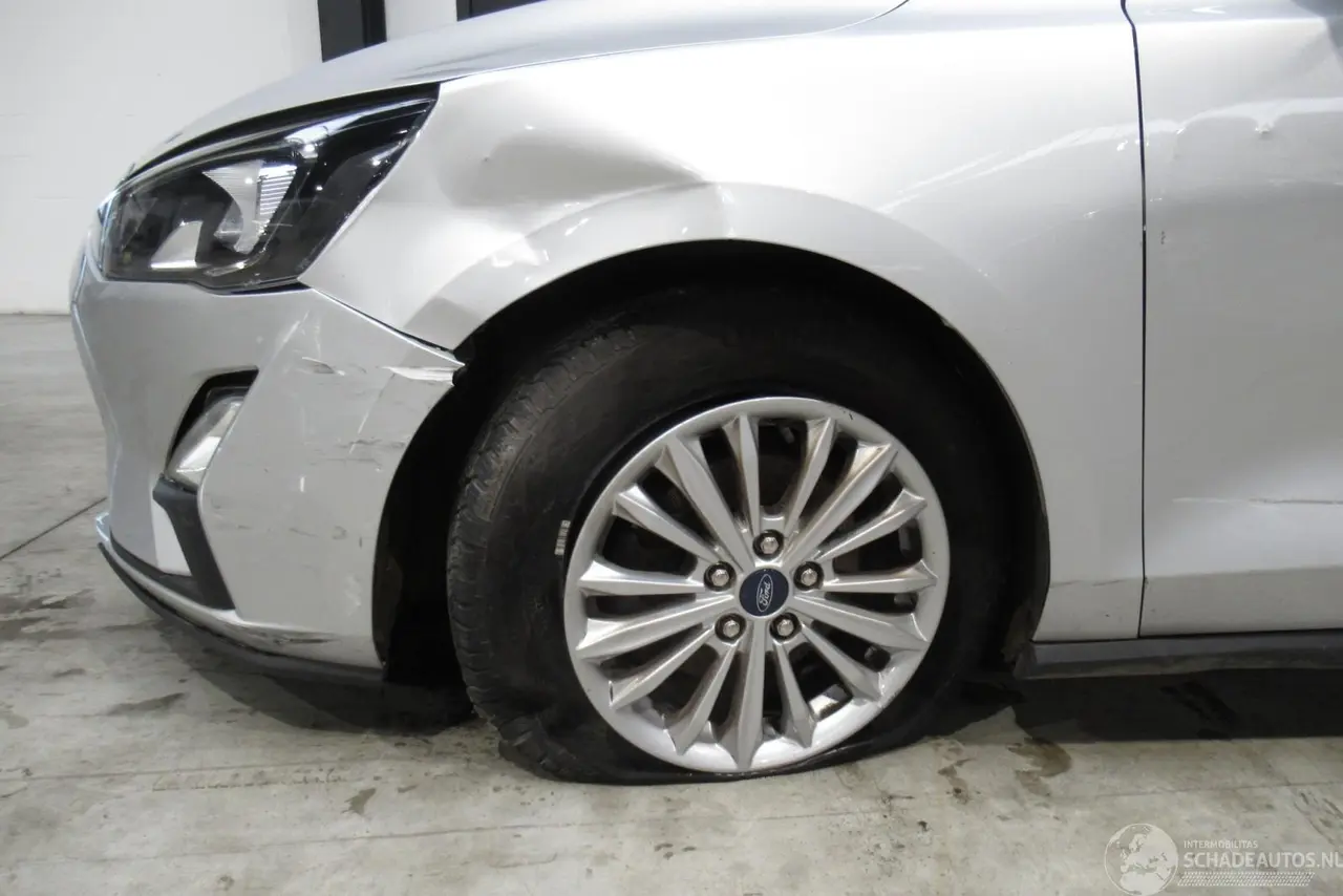 Ford Focus 2019 фото 9
