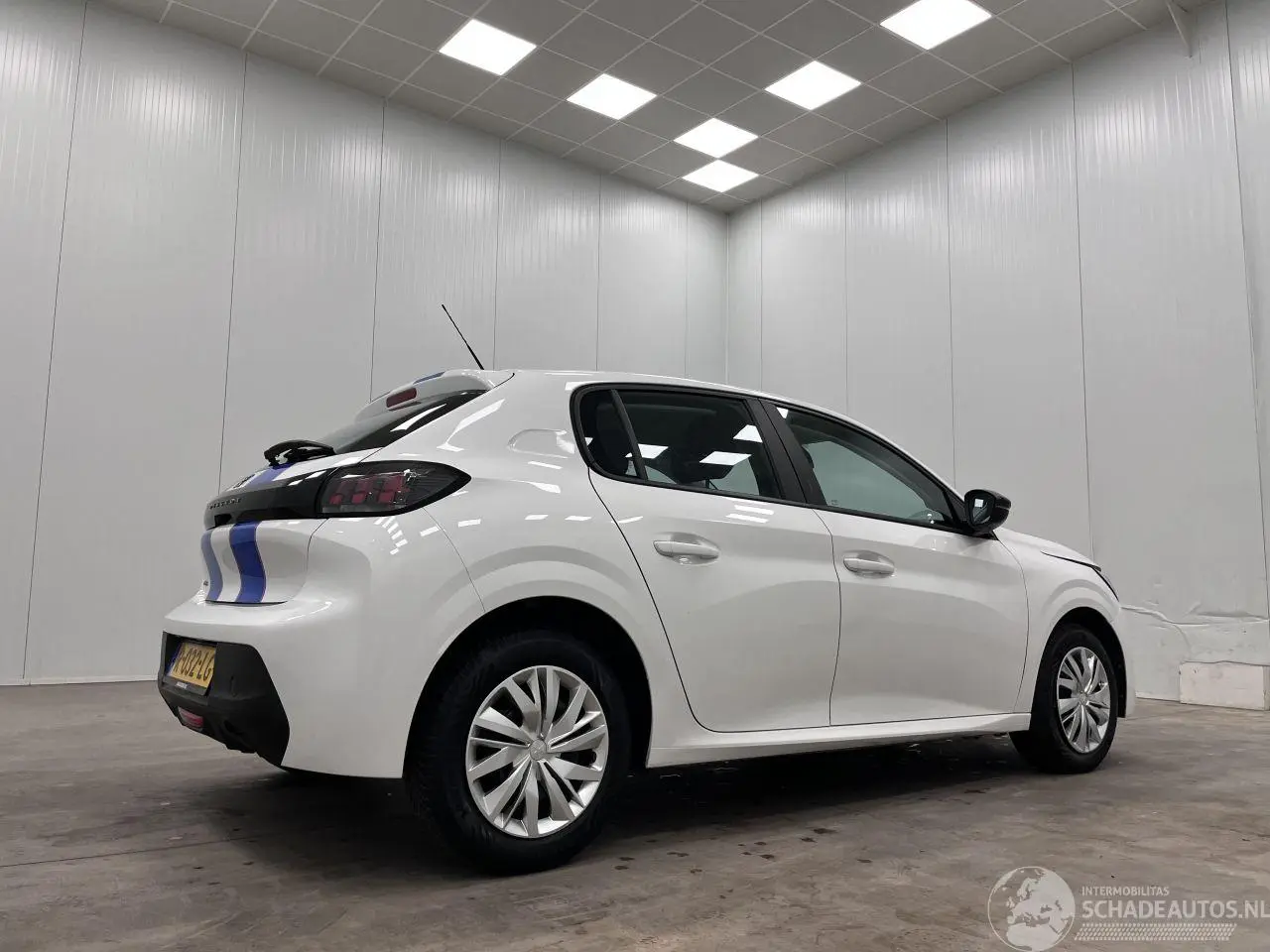 Peugeot 208 2022 фото 2