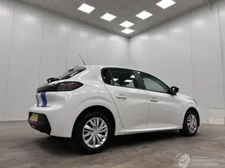 Peugeot 208 2022 фото 2