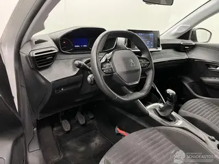 Peugeot 208 2022 фото 7