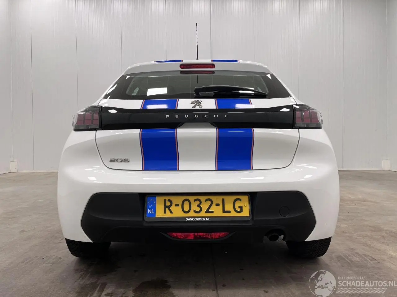 Peugeot 208 2022 фото 6