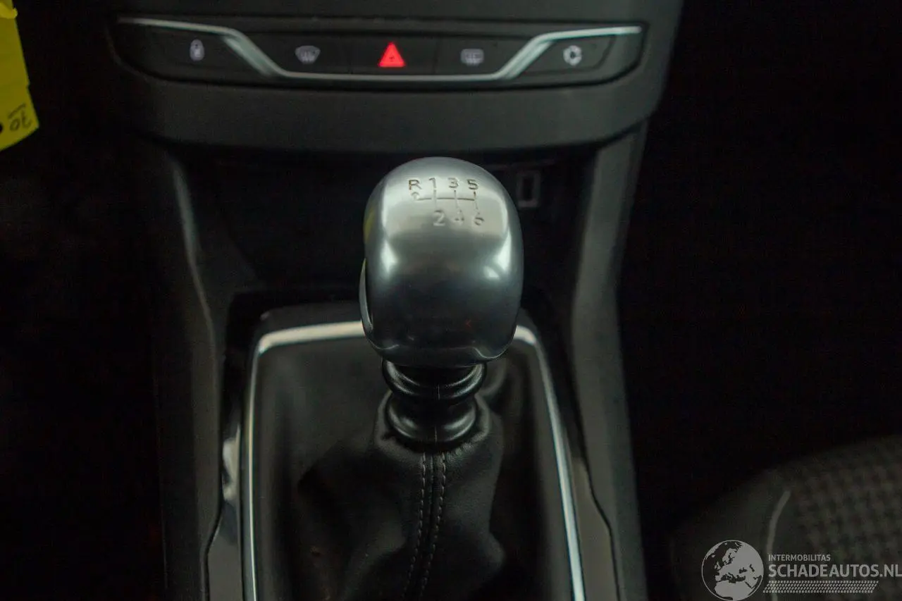 Peugeot 308 2019 photo 9