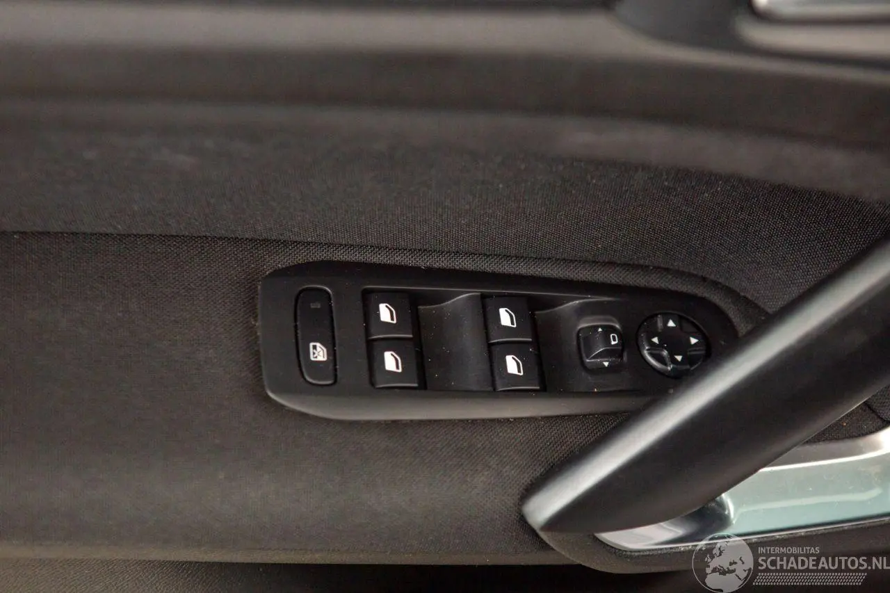 Peugeot 308 2019 photo 10