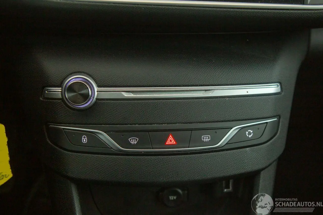 Peugeot 308 2019 photo 8