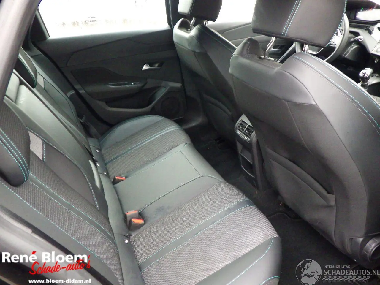 Peugeot 308 2024 фото 9