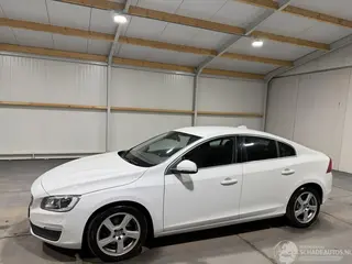 Volvo S-60 2017 фото 9