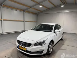 Volvo S-60 2017 фото 10
