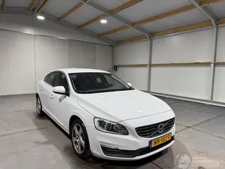 Volvo S-60 2017 фото 3