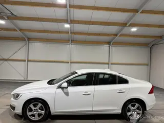 Volvo S-60 2017 фото 8