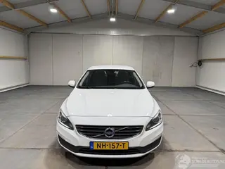 Volvo S-60 2017 фото 4