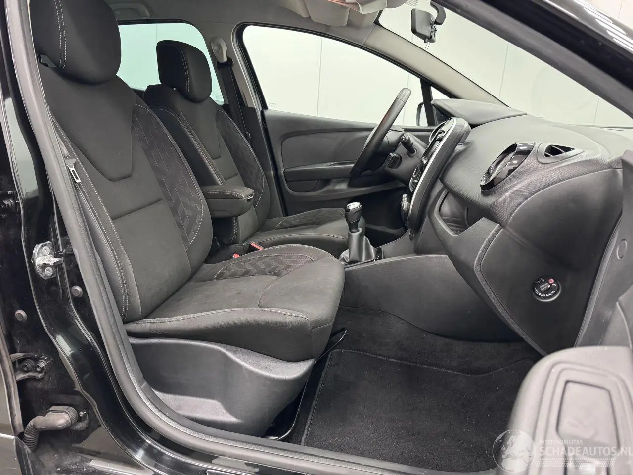 Renault Clio 2019 фото 9
