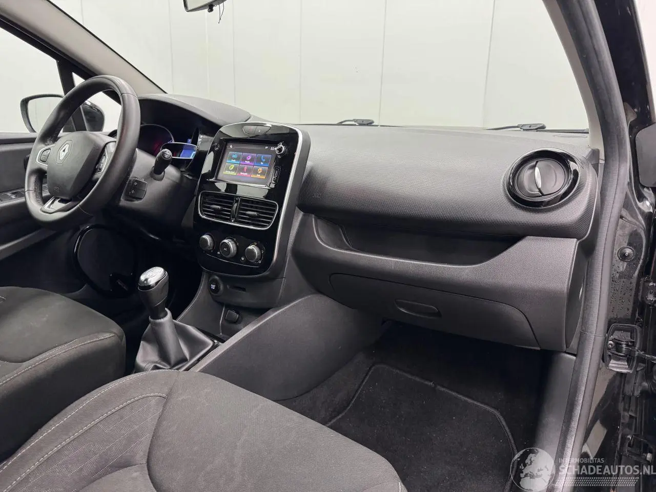 Renault Clio 2019 фото 12