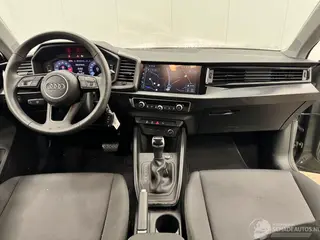 Audi A1 2025 фото 11