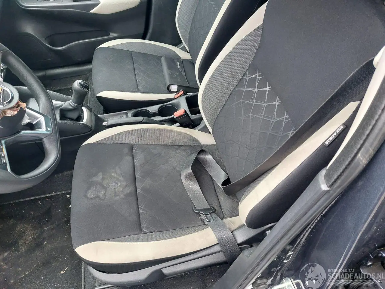 Nissan Micra 2018 фото 8