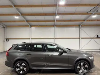 Volvo V-60 2021 foto 1