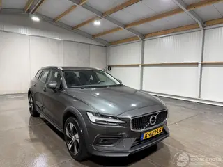 Volvo V-60 2021 foto 3