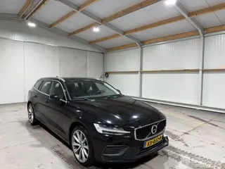 Volvo V-60 2019 foto 3