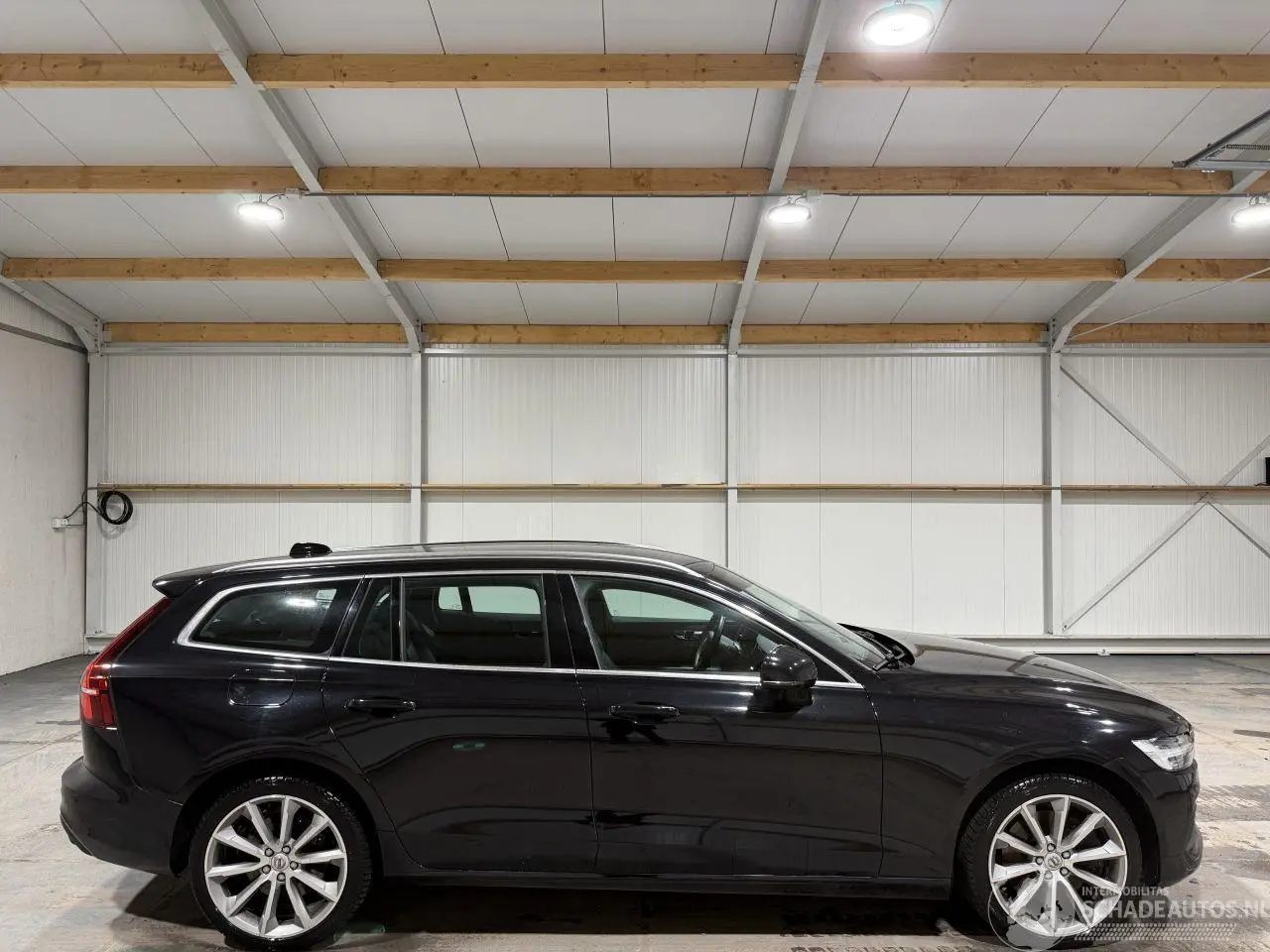 Volvo V-60 2019 foto 1