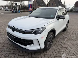 Volkswagen Tiguan 2025 фото 2