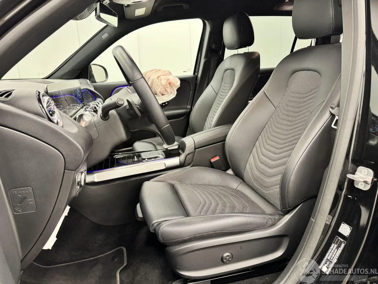 Mercedes EQB 2024 photo 8