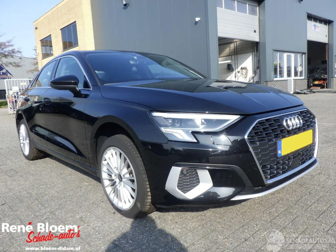 Audi A3 2023 фото 2