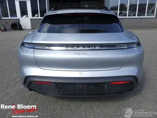 Porsche Taycan 2024 фото 3