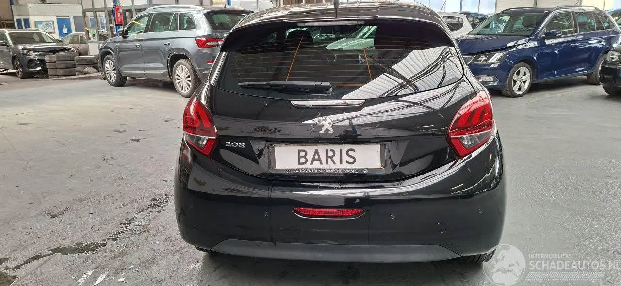 Peugeot 208 2017 фото 5