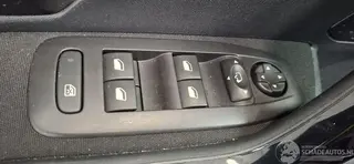 Peugeot 208 2017 фото 7